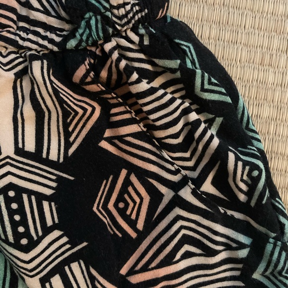 Geometric pattern summer jumpsuit size M/L - Picture 2 of 10